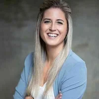 Kirsten Toth